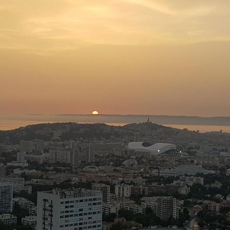 מרסיי Superbe Appartement 2 Chambres Avec Vue Sur La Mer Et La Montagne מראה חיצוני תמונה