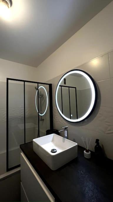 מרסיי Superbe Appartement 2 Chambres Avec Vue Sur La Mer Et La Montagne מראה חיצוני תמונה