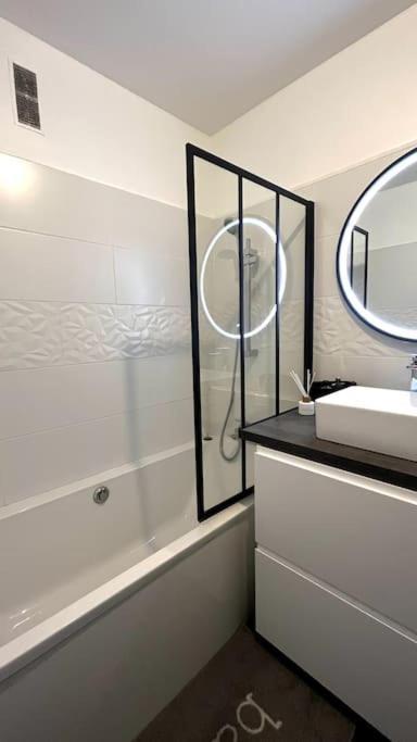 מרסיי Superbe Appartement 2 Chambres Avec Vue Sur La Mer Et La Montagne מראה חיצוני תמונה